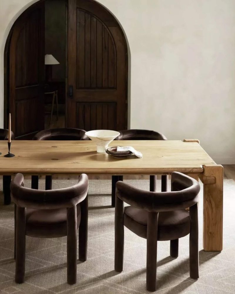 MABELDININGTABLE 1